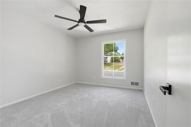 10200 Nall Avenue, Overland Park, KS 66207