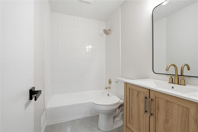 10200 Nall Avenue, Overland Park, KS 66207