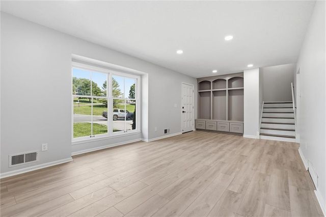 10200 Nall Avenue, Overland Park, KS 66207