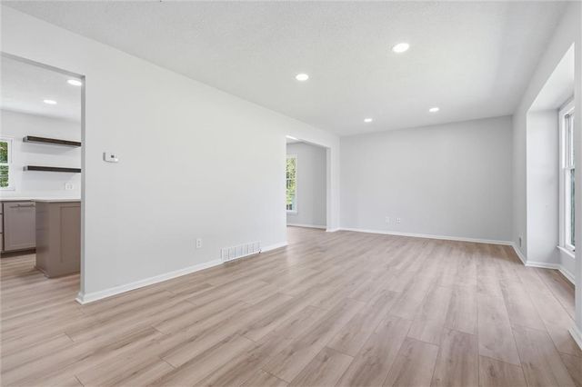 10200 Nall Avenue, Overland Park, KS 66207
