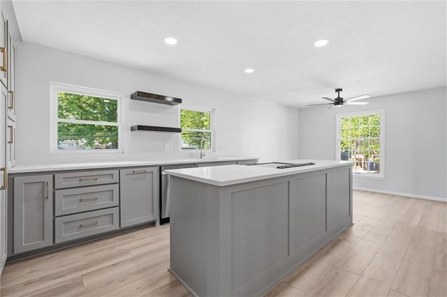 10200 Nall Avenue, Overland Park, KS 66207