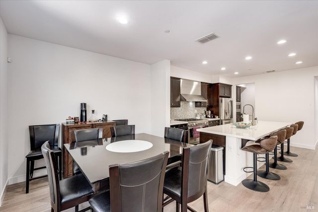 2521 Barley Ln, Santa Rosa, CA 95403