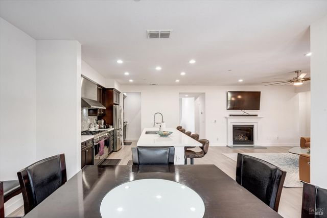 2521 Barley Ln, Santa Rosa, CA 95403