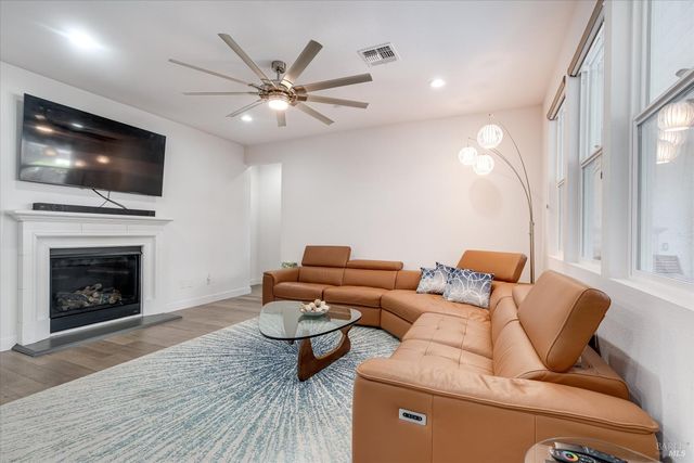 2521 Barley Ln, Santa Rosa, CA 95403