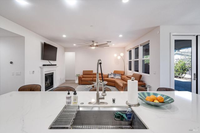 2521 Barley Ln, Santa Rosa, CA 95403