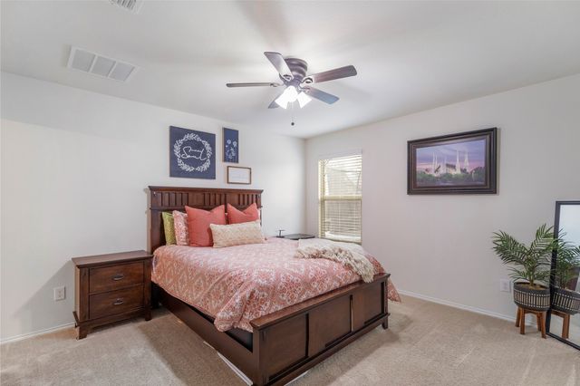 452 Falling Star Drive, Fort Worth, TX 76052