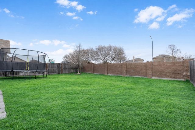 452 Falling Star Drive, Fort Worth, TX 76052