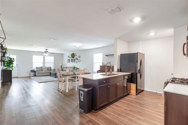 452 Falling Star Drive, Fort Worth, TX 76052