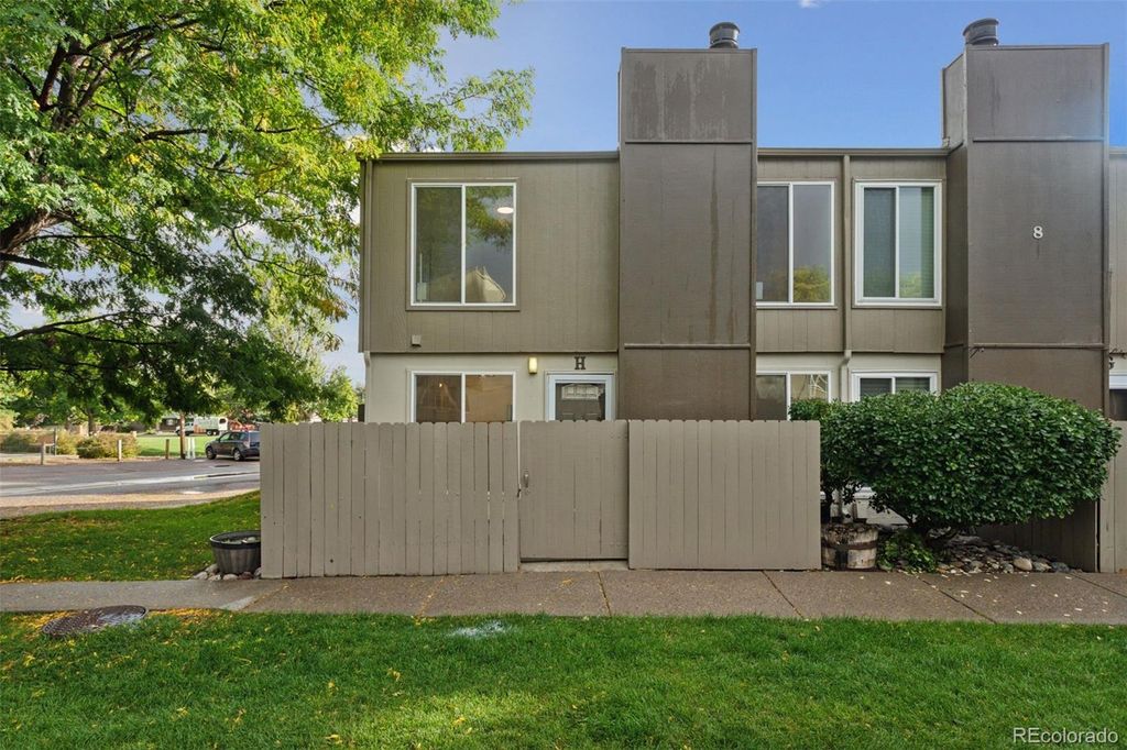 7373 W Florida Avenue H, Lakewood, CO 80232