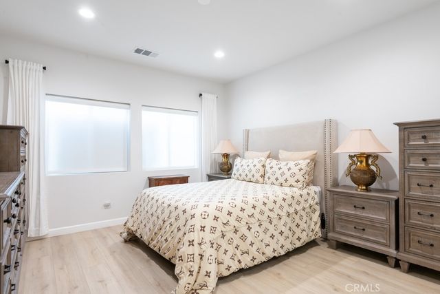 15686 Parry Peak Drive, Fontana, CA 92336