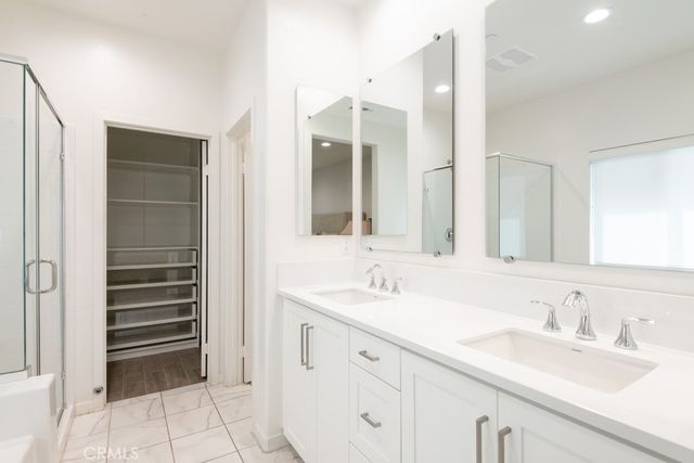 15686 Parry Peak Drive, Fontana, CA 92336