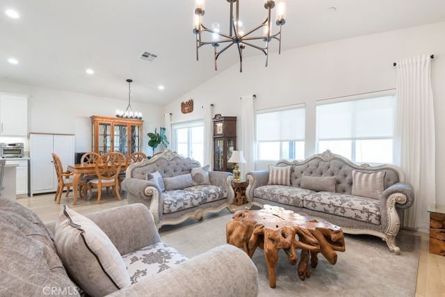 15686 Parry Peak Drive, Fontana, CA 92336
