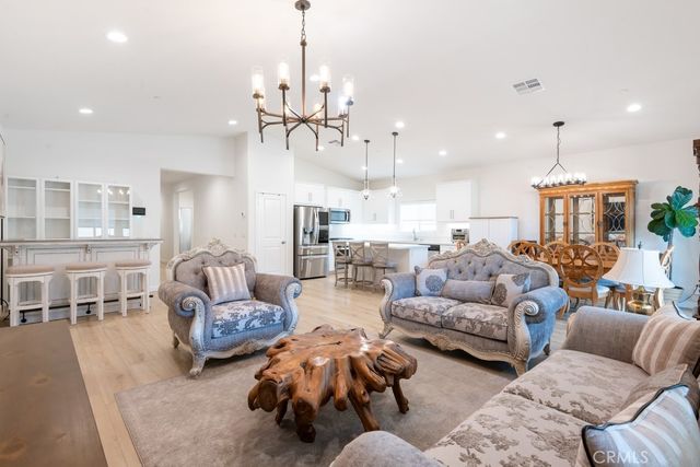 15686 Parry Peak Drive, Fontana, CA 92336