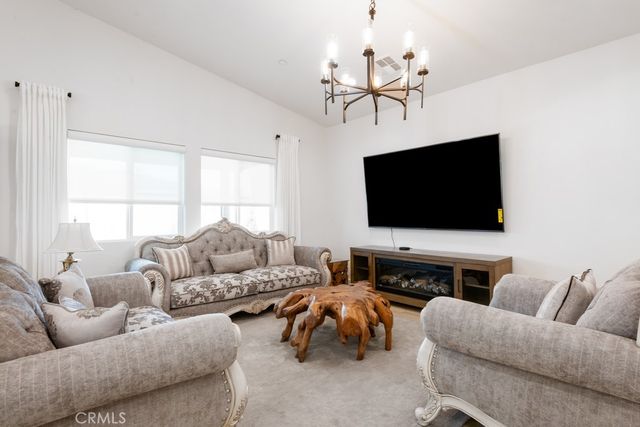 15686 Parry Peak Drive, Fontana, CA 92336