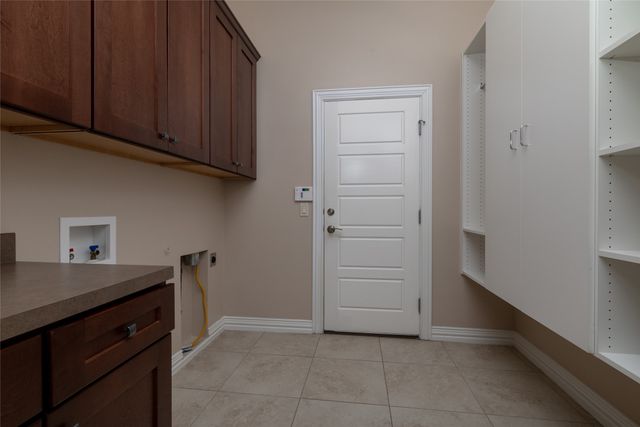 11517 Parkcrest Drive, Denton, TX 76207