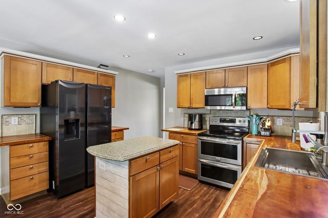 14308 Samoa Street, Fishers, IN 46038