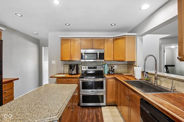 14308 Samoa Street, Fishers, IN 46038