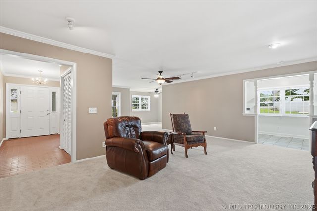 6030 S Lakewood Avenue, Tulsa, OK 74135