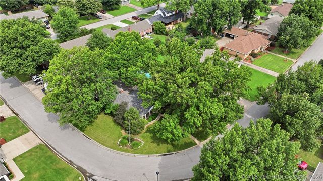 6030 S Lakewood Avenue, Tulsa, OK 74135