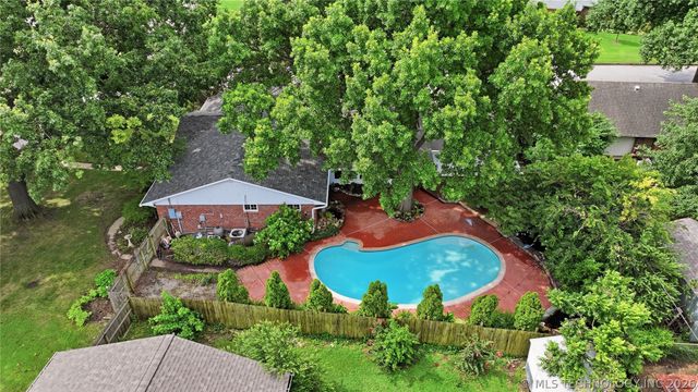 6030 S Lakewood Avenue, Tulsa, OK 74135