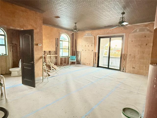 11320 6TH STREET E, Treasure Island, FL 33706