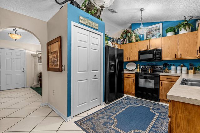 8 ZIEGFELD PLACE, Palm Coast, FL 32164