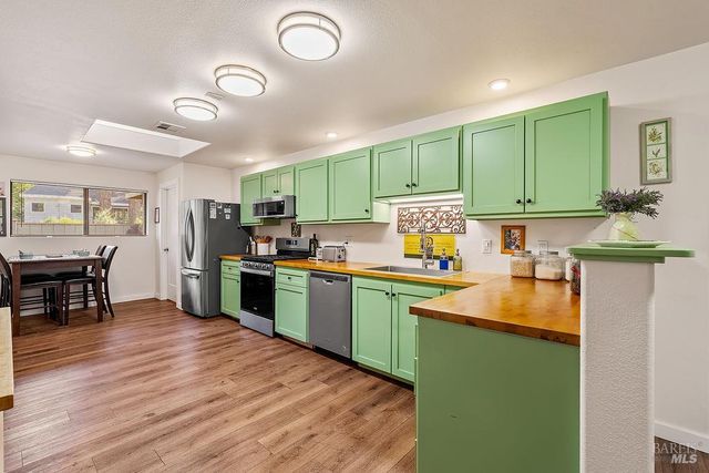 17140 116 Hwy, Guerneville, CA 95446