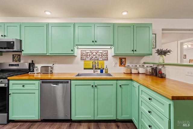 17140 116 Hwy, Guerneville, CA 95446