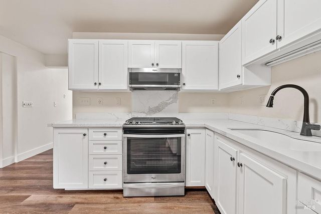 17140 116 Hwy, Guerneville, CA 95446