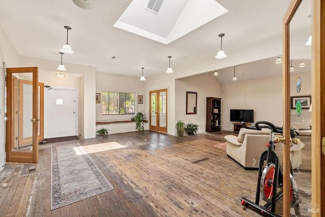 17140 116 Hwy, Guerneville, CA 95446