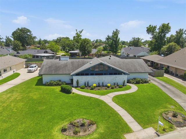 1201 Inverness Drive, Lake Charles, LA 70605
