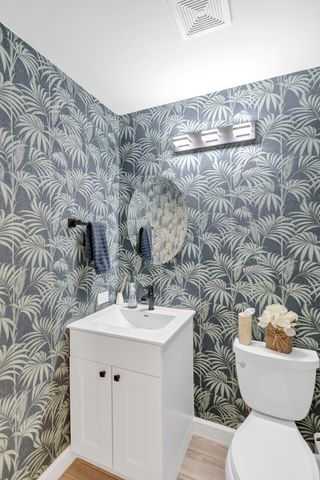 270 Woodstone Circle, Buffalo Grove, IL 60089