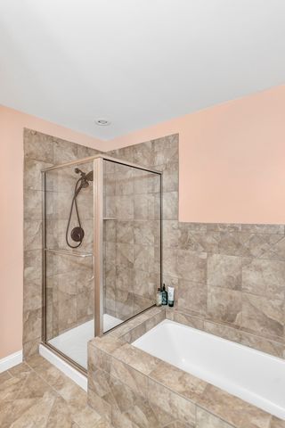 270 Woodstone Circle, Buffalo Grove, IL 60089