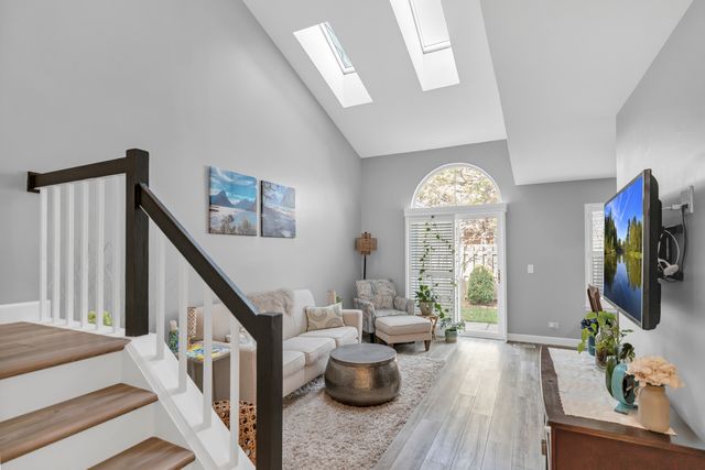 270 Woodstone Circle, Buffalo Grove, IL 60089