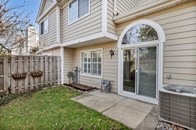 270 Woodstone Circle, Buffalo Grove, IL 60089