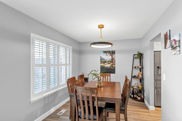 270 Woodstone Circle, Buffalo Grove, IL 60089