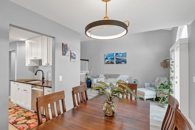 270 Woodstone Circle, Buffalo Grove, IL 60089