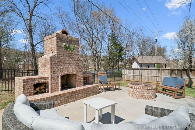 12511 S 18th Circle E, Jenks, OK 74037