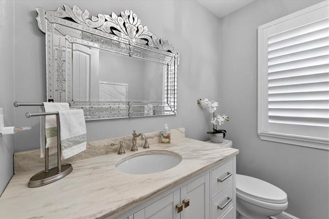 3800 W 84th Terrace, Prairie Village, KS 66206