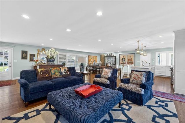 3800 W 84th Terrace, Prairie Village, KS 66206