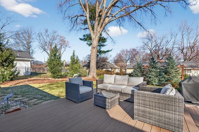 3800 W 84th Terrace, Prairie Village, KS 66206