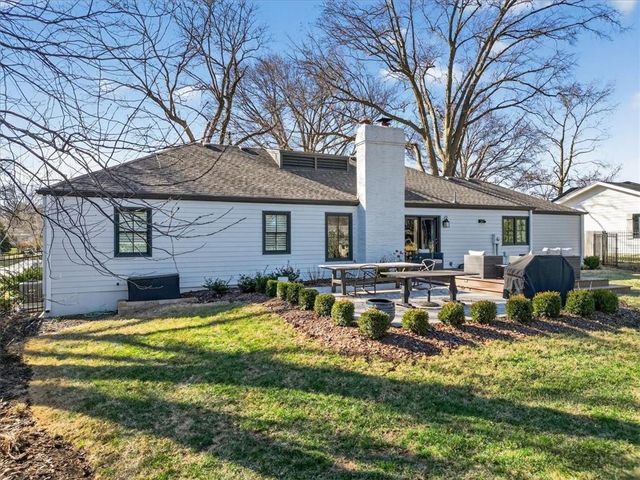 3800 W 84th Terrace, Prairie Village, KS 66206