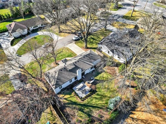 3800 W 84th Terrace, Prairie Village, KS 66206