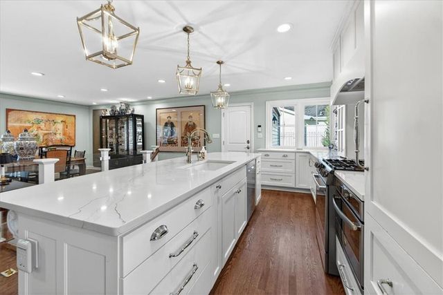 3800 W 84th Terrace, Prairie Village, KS 66206