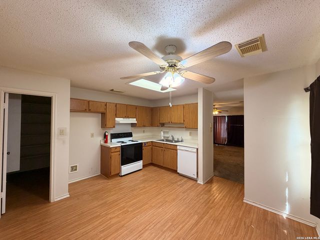 8349 MORNING GRV, Converse, TX 78109