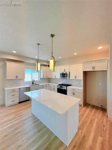 810 Keystone Loop, Canon City, CO 81212