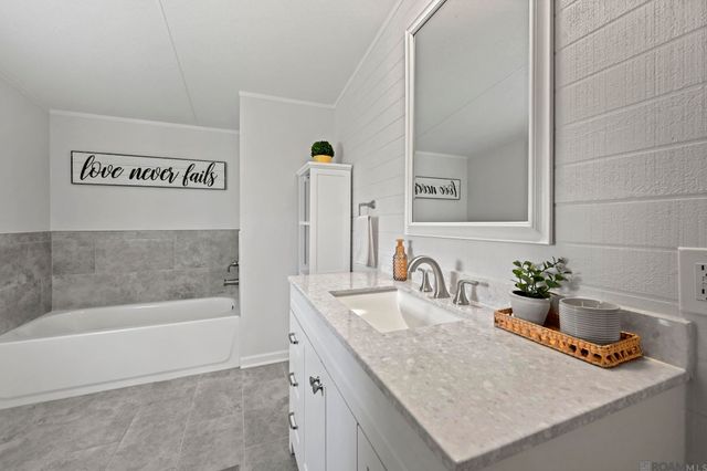 2625 Admirals Landing Street, Paulina, LA 70763