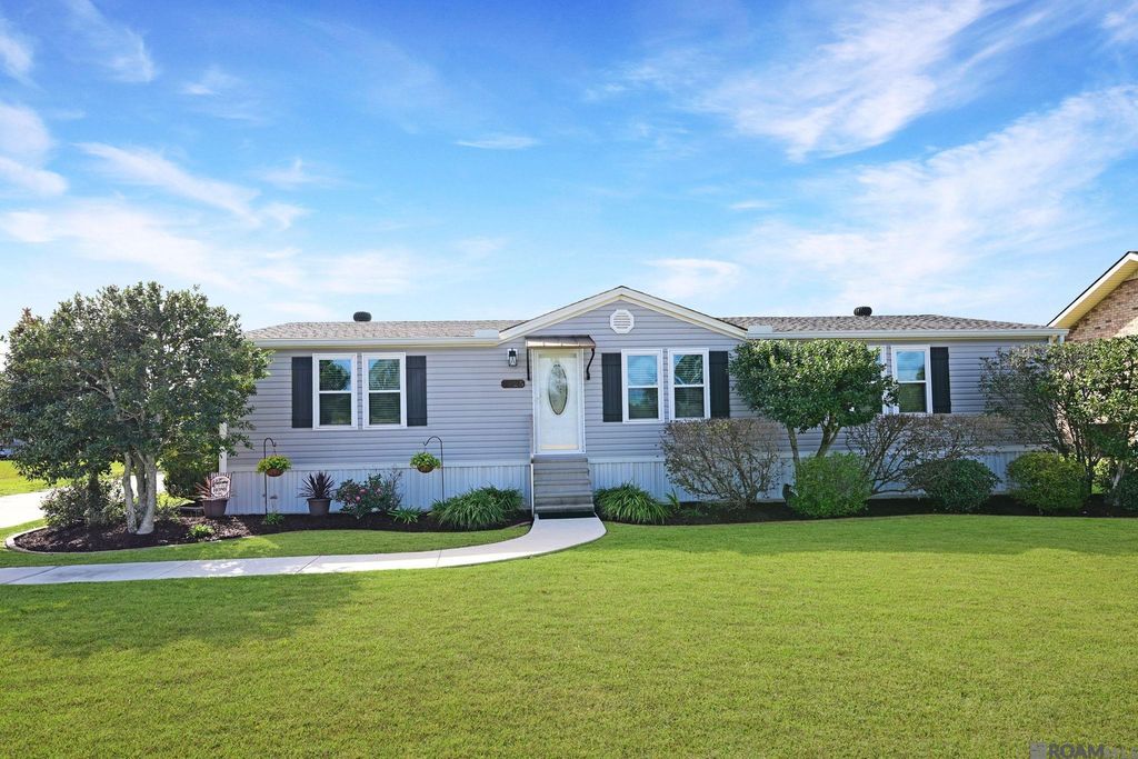 2625 Admirals Landing Street, Paulina, LA 70763