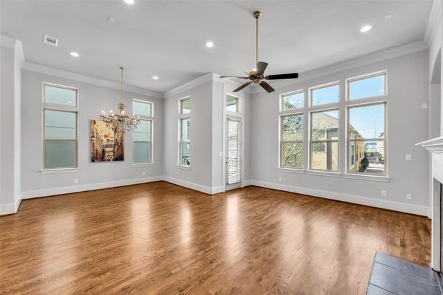 2711 Arabelle Grove, Houston, TX 77007