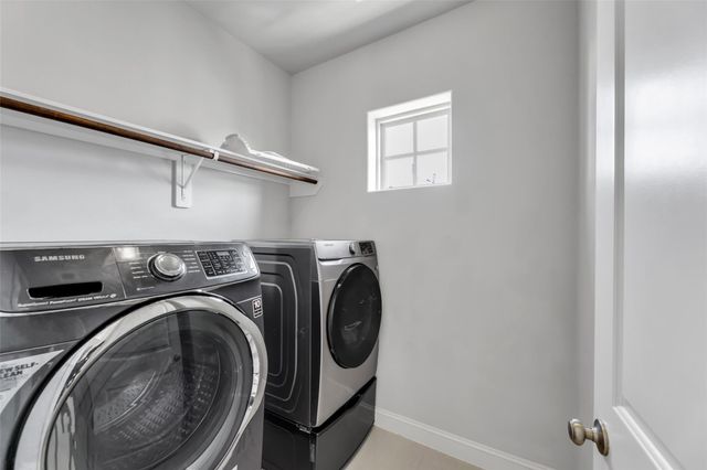 2711 Arabelle Grove, Houston, TX 77007